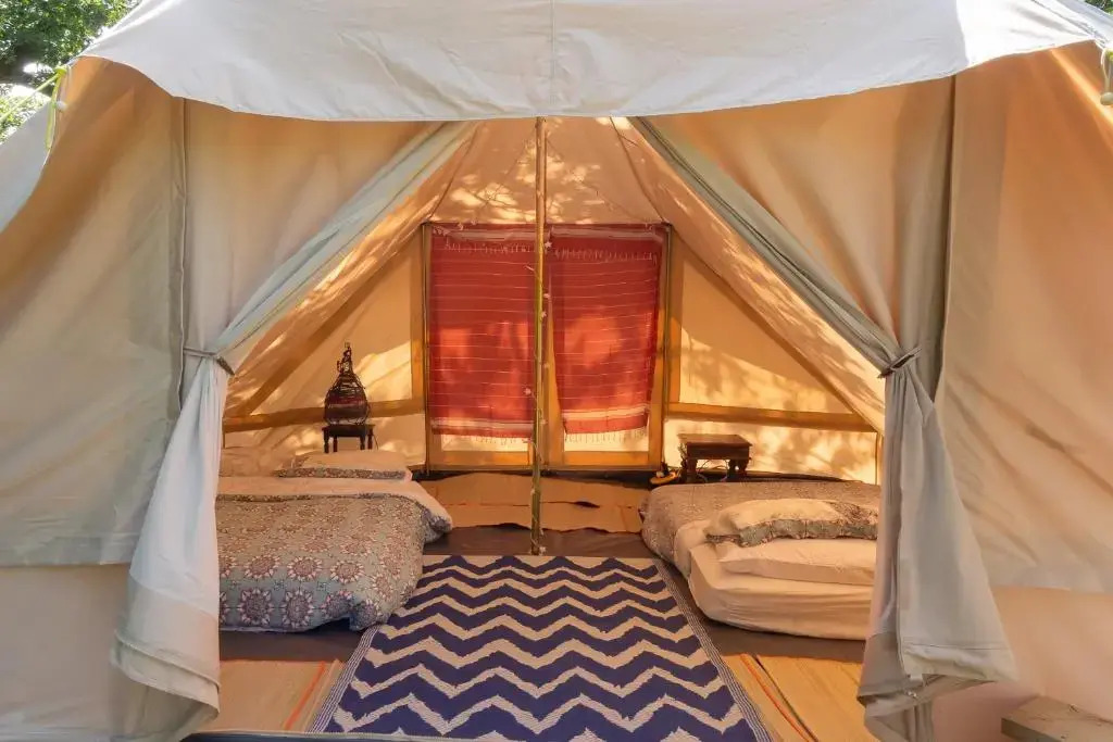 Wood Cabin & 4 Large Bell Tents - Hapus Hideaway