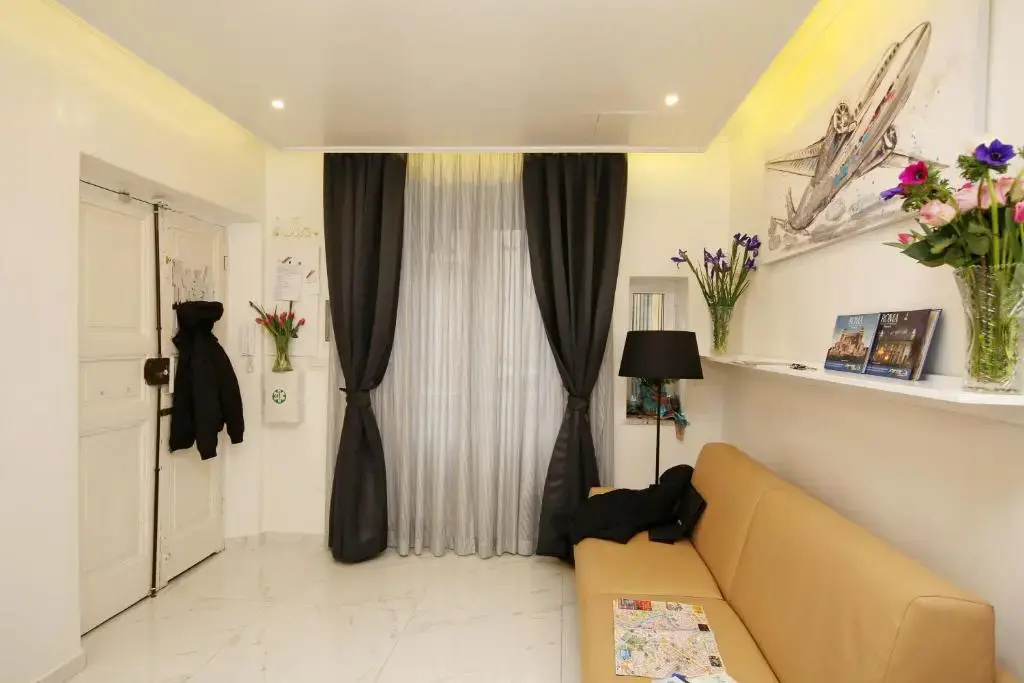 La Maisonnette Tritone Trevi Apartment Rome