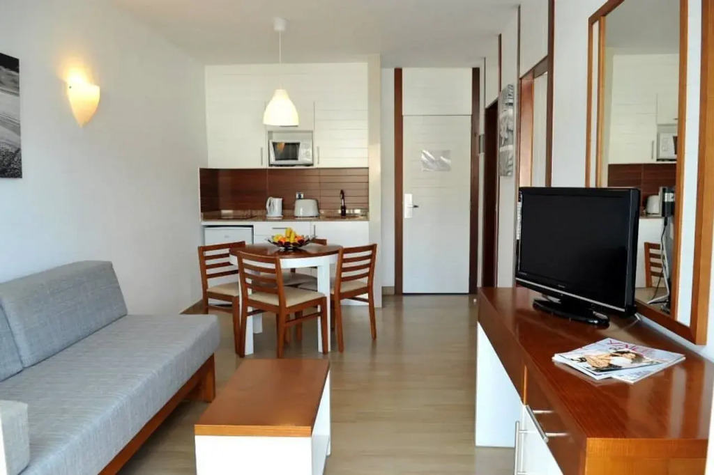 Apartamentos Cabau Altair