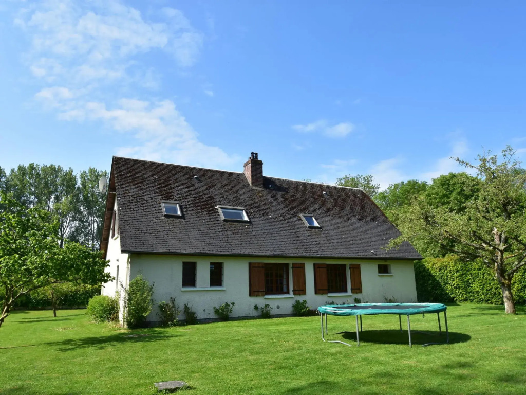 Serene Holiday Home in Saint Pierre le Vieux with Garden