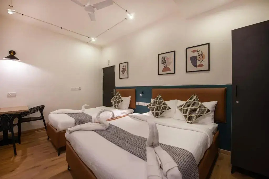 Convastay Prestige- Near Apollo Hospital & US Consulate