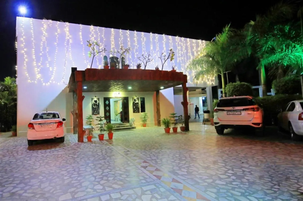 Hotel Chandrawati Palace