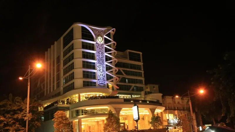 Golden Tulip Galaxy Hotel
