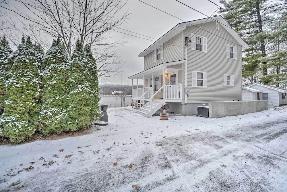 Hudson River Home w/ Fire Pit, Near Belmont Stakes