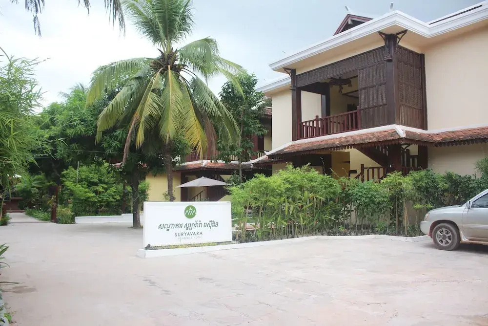Suryavara Residence Hotel