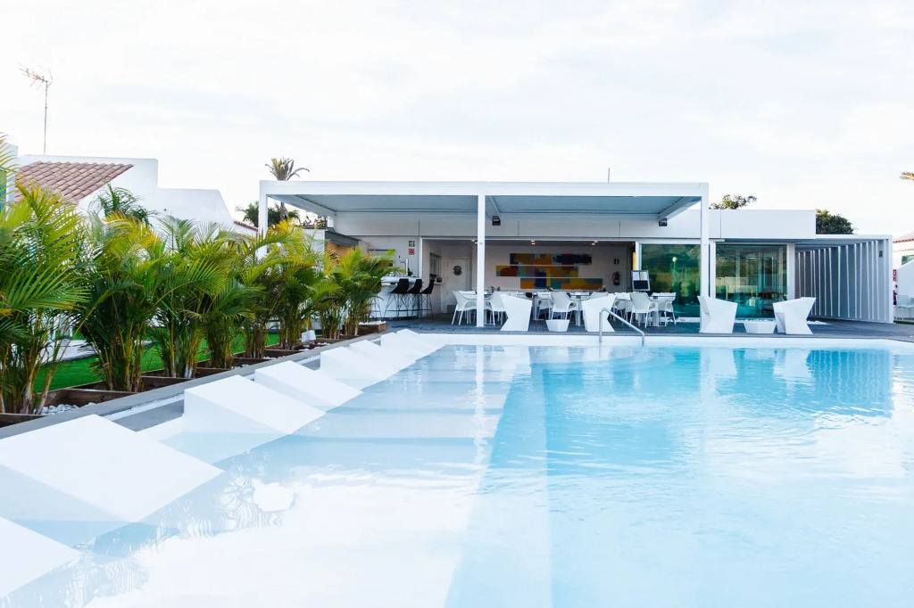 Seven Hotel & Wellness - Gay Men Only