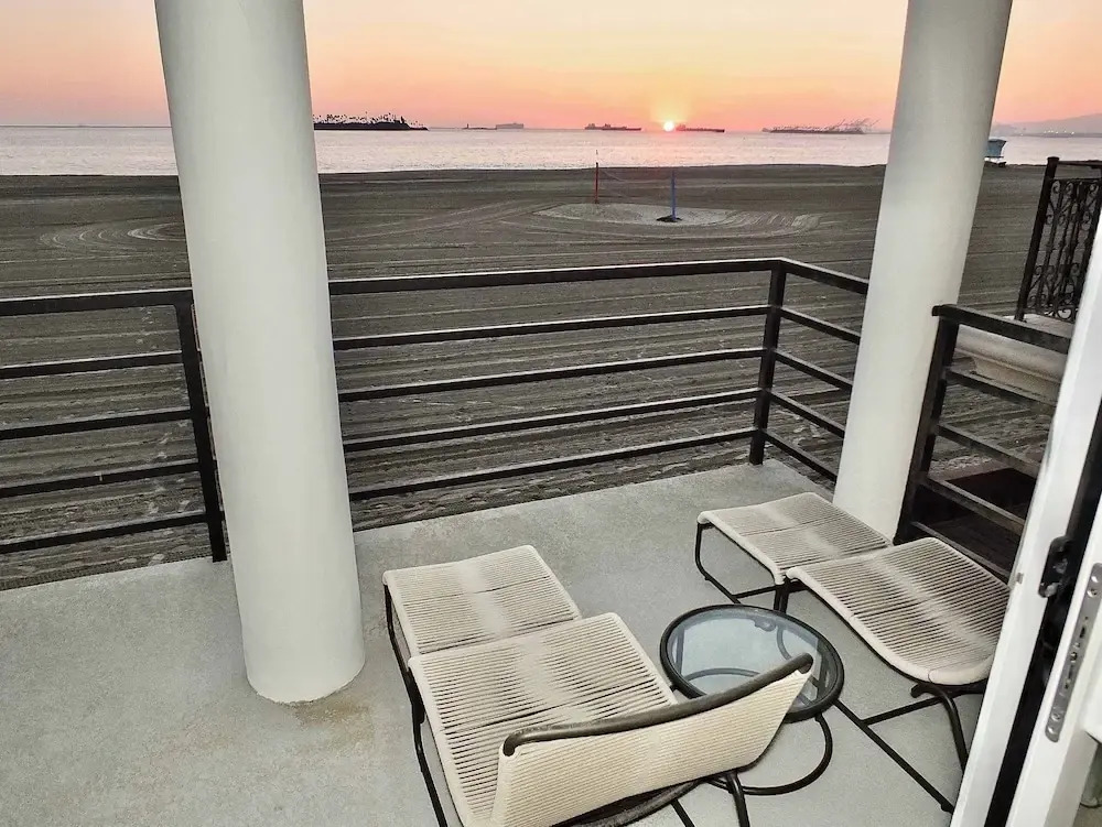 Beachfront Estate - LB Peninsula