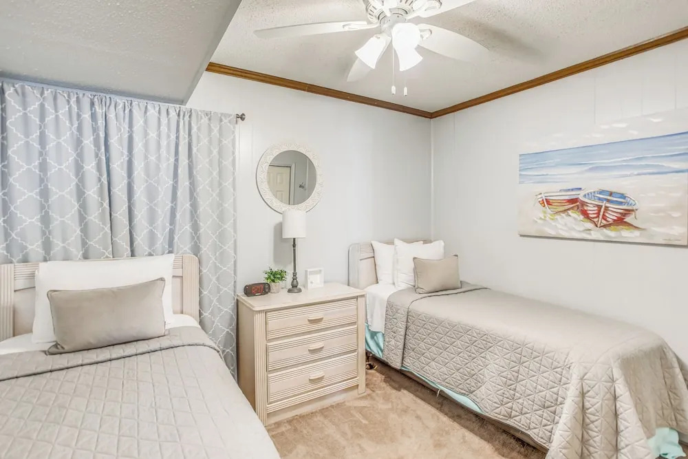 Pool Access & Ocean Views: Myrtle Beach Gem!