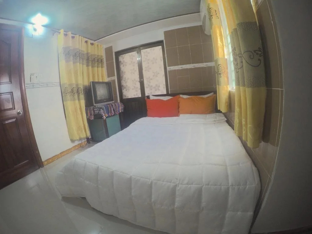 Tribee Kinh Hostel & Bar