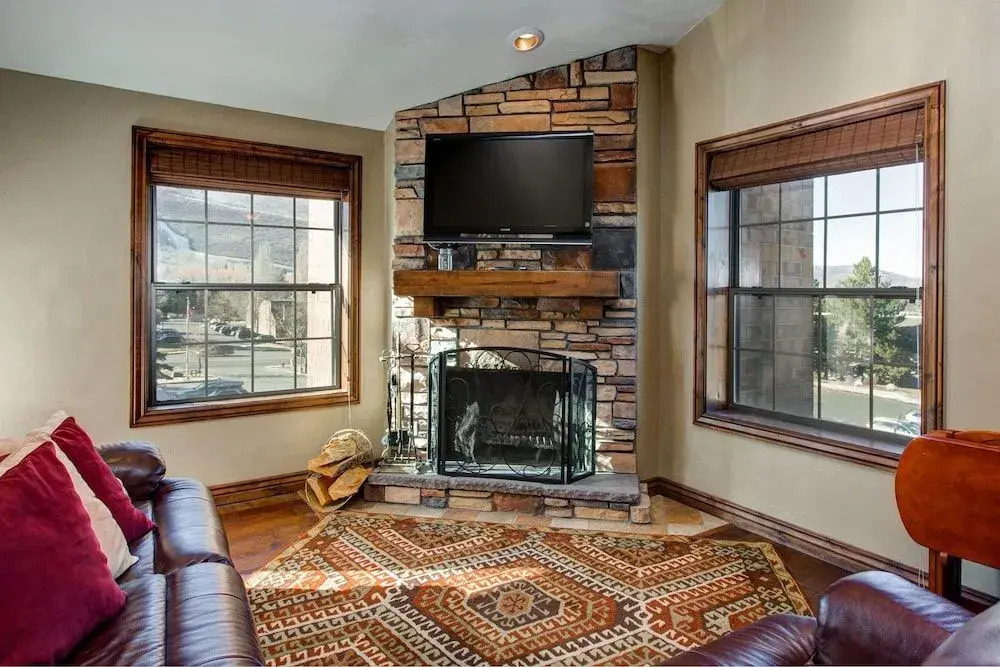 1BR 2BA Newly Renovated Condo Park City by RedAwning