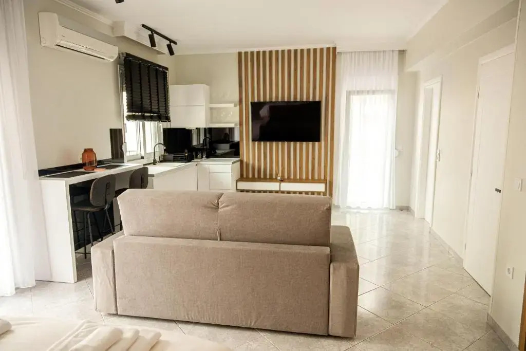 Outstanding Private Apartment Near City Center with Balcony