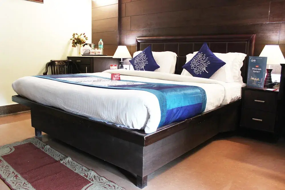 OYO 1835 Sun Hotel Agra