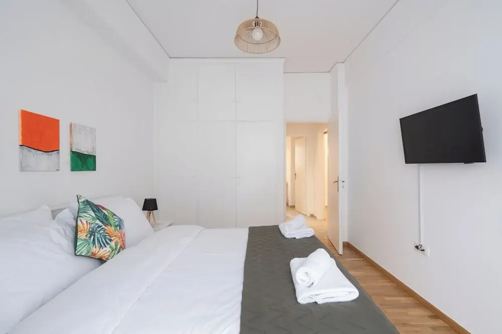 Cozy Apartment in Athens With Balcony, 5 Minutes To Metro