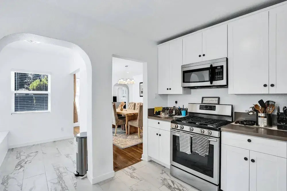 Burnside by Avantstay Modern, Boho, Chic LA Home