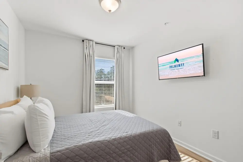 New Sleeps 7 Beach Fun Dining Palmaway