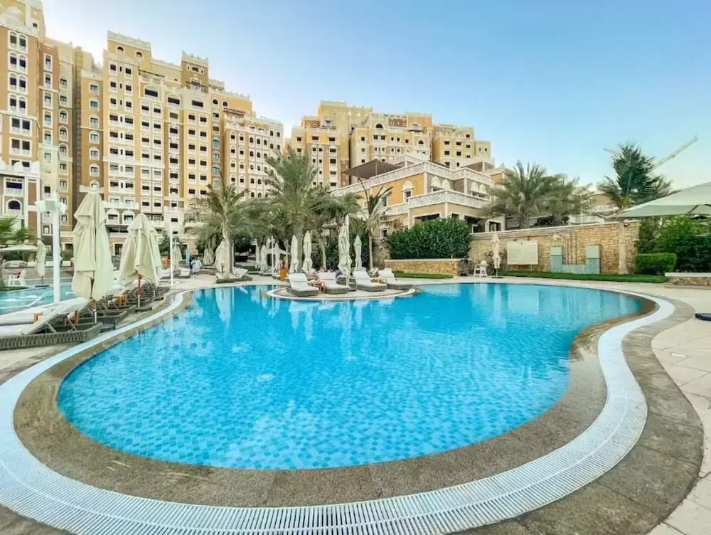 Massive 2 Bedroom with Palm View Balqis