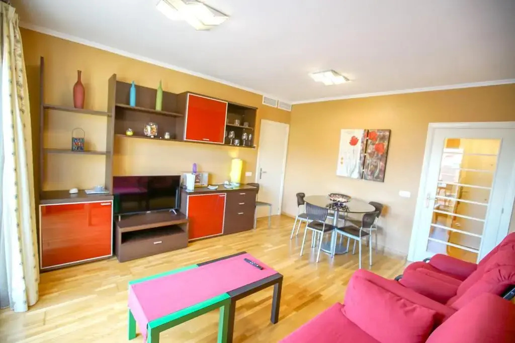 2 bedrooms appartement at Roquetas de Mar 10 m away from the beach with sea view shared pool and furnished terrace