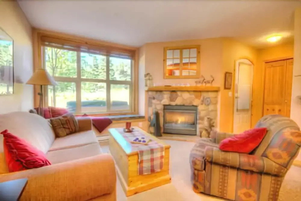 Sun Peaks Accommodation by Bear Country