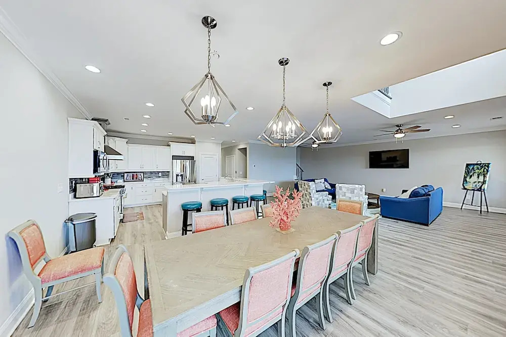 Brand-new W/ Pool & Theater -- Near Beach! 6 Bedroom Home