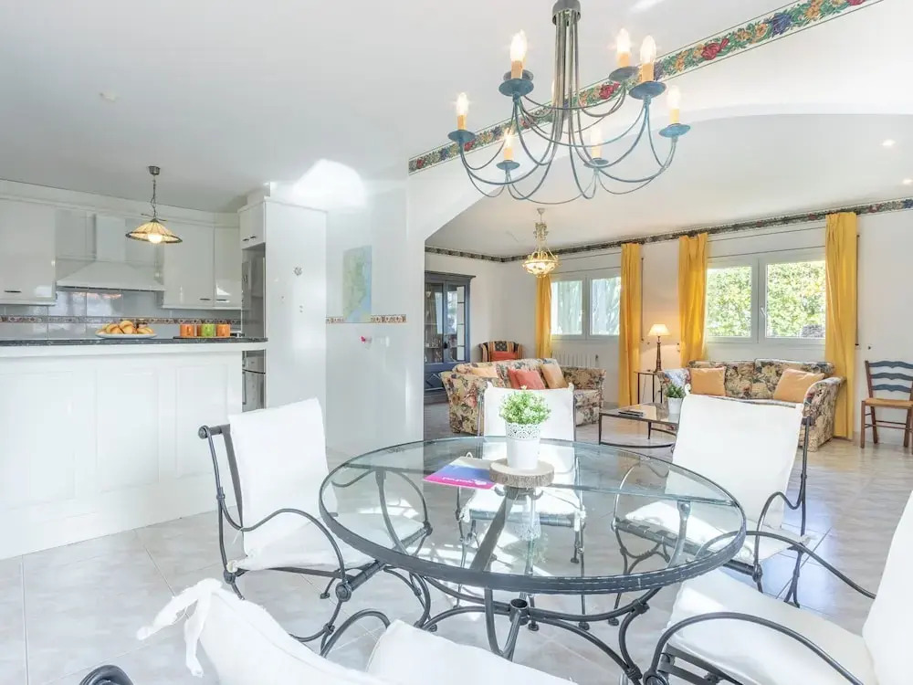 Luxurious Holiday Home in Empuriabrava With Private Pool