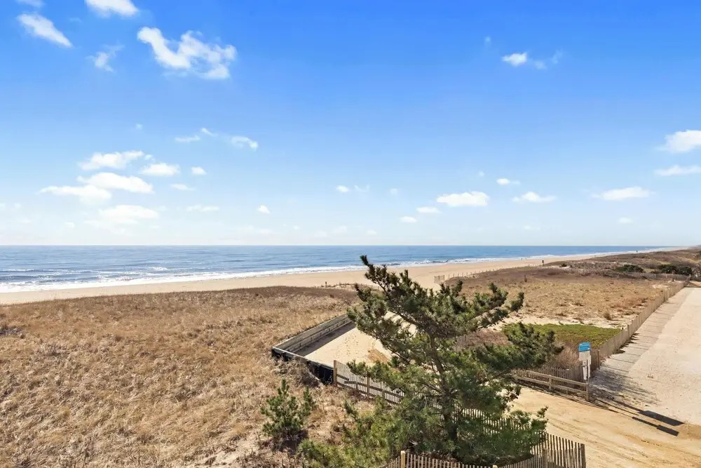 Adagio 302 Modern 2BR Condo With Ocean Views