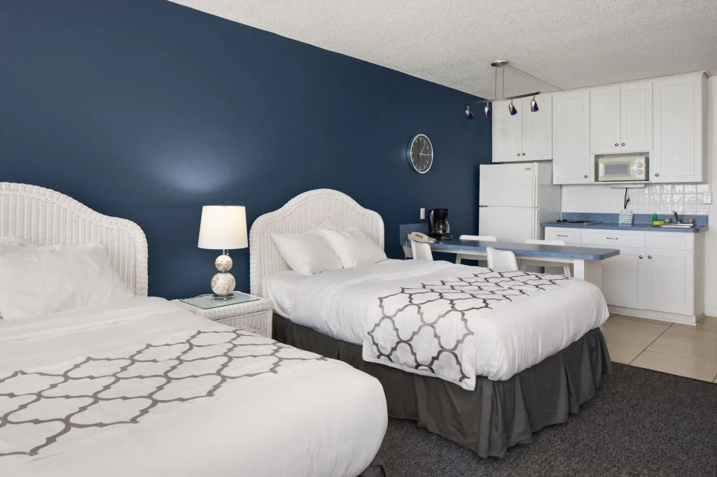 Island Inn Beach Resort