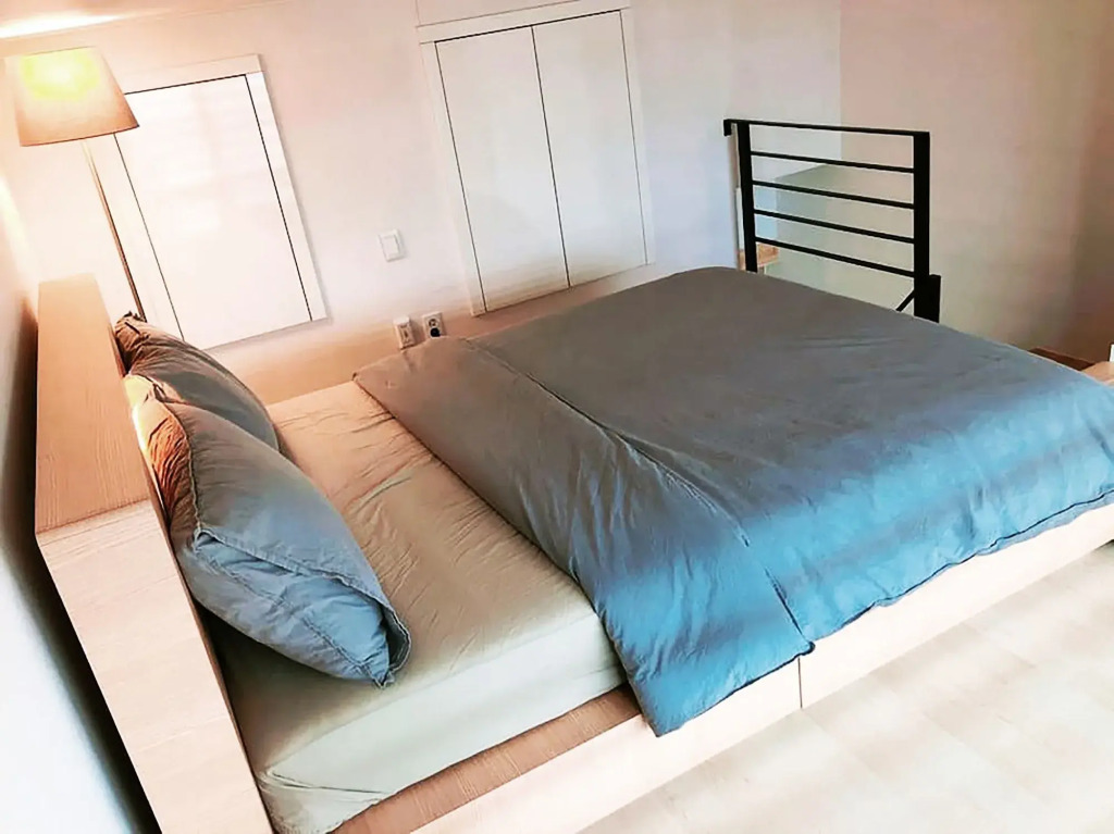 The November Stay in Songdo Honestar