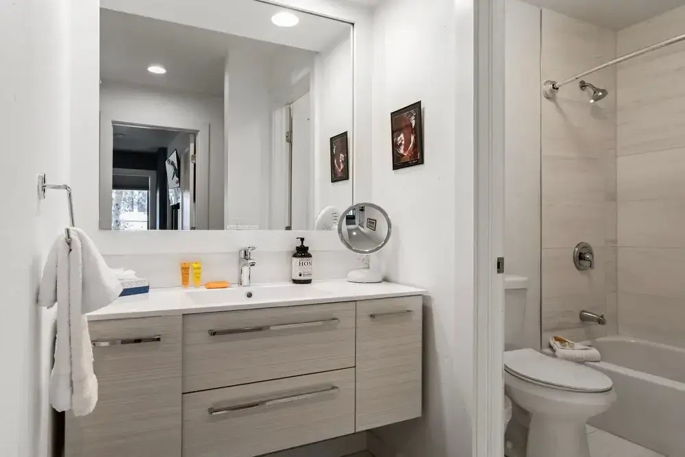 98 Ridgepoint 4 Bedroom Condo by RedAwning