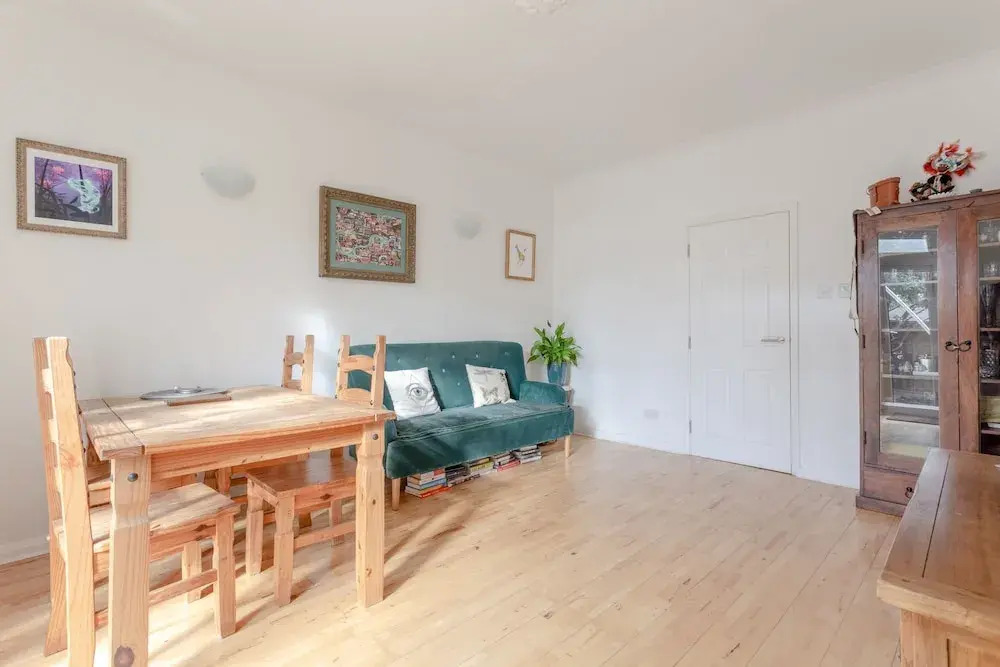 Bright Garden Flat In Wimbledon