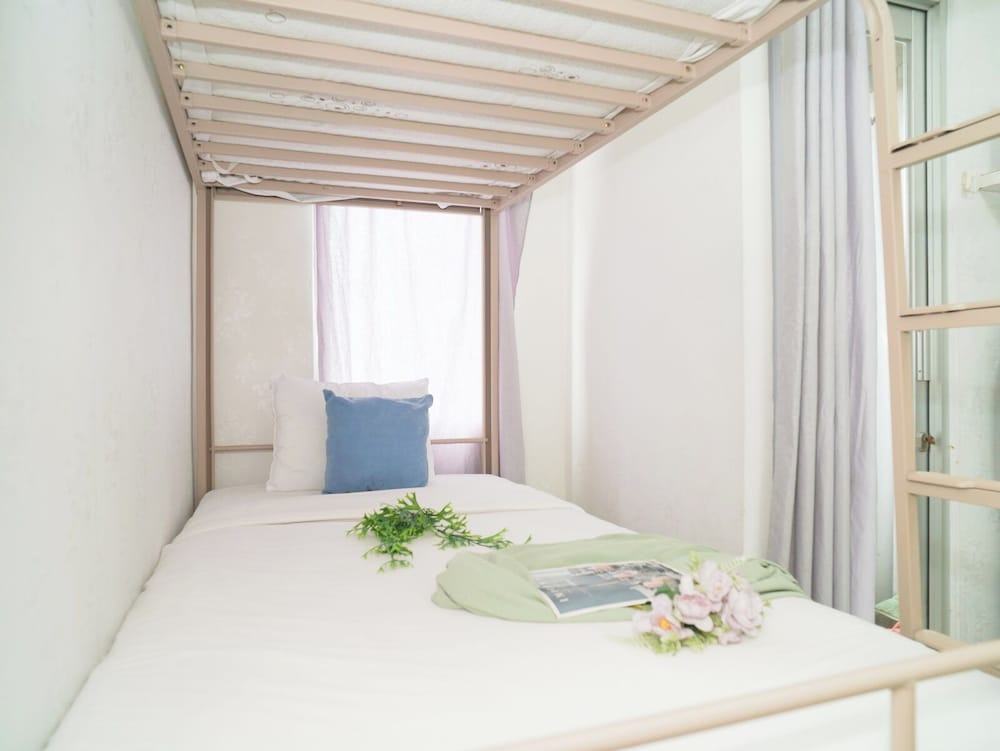 Compact Studio Near Baywalk Mall At Apartment Green Bay Pluit