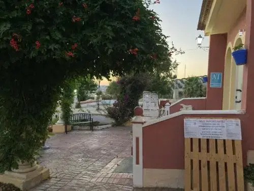 Complejo turístico y alojamientos Fuente de la Salud