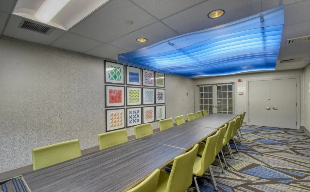 Holiday Inn Express Hotel & Suites Oshkosh - State Route 41 by IHG