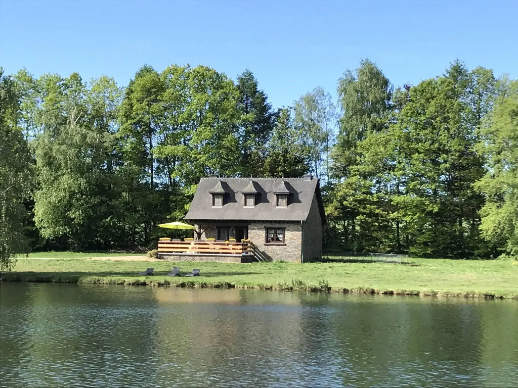 House in the countryside on a large estate with private lake