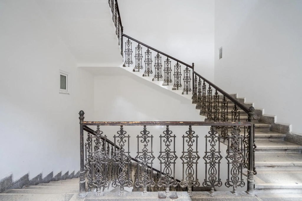 BpR Stylish VAGA BOND Apartment with AC