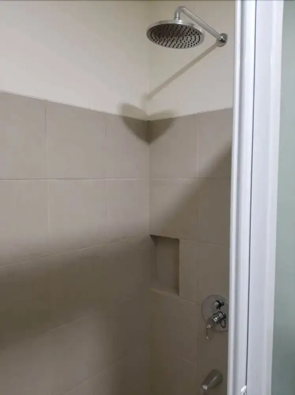 Rosarich Homestay - Bristle Ridge Residences