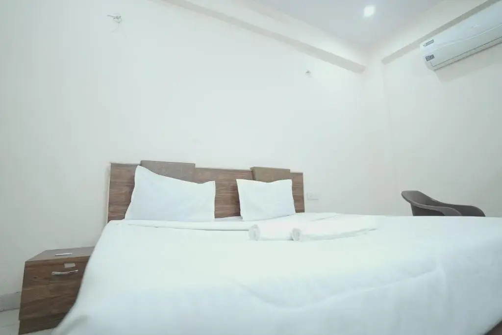 Hotel Viraj Palace by WB INN