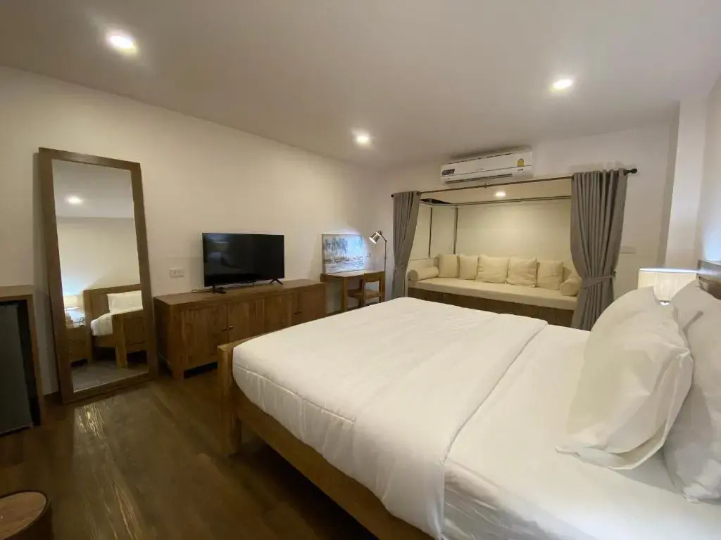 Nim-Mann Classy 615, Nimmanhemindra Rd, ChiangMai