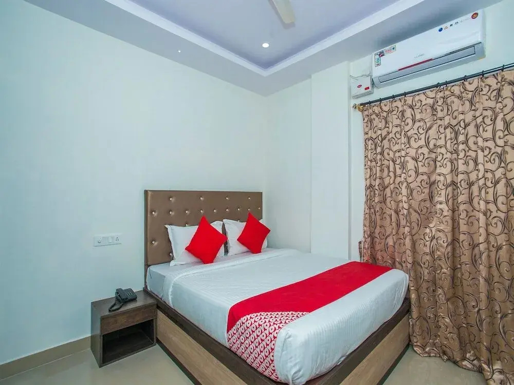 Ne Westend Suites By OYO Rooms