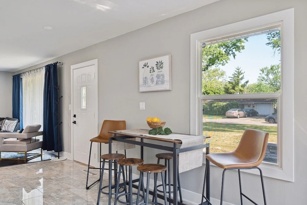 Charming Contemporary Family Home 3 Bedroom Home by RedAwning