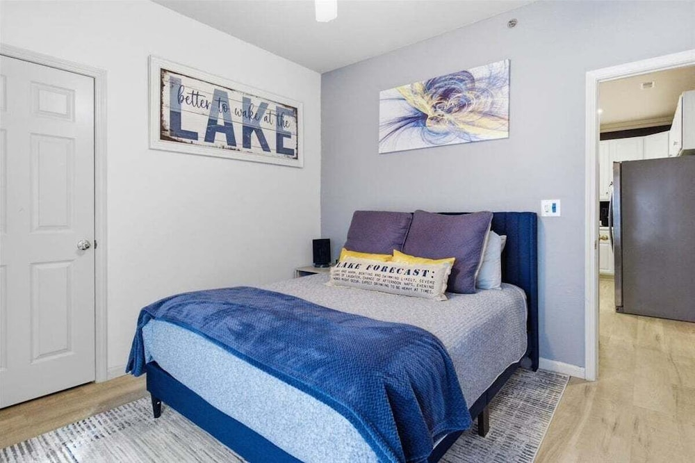 Modern Condo at 11mm in Sunrise w/ PWC & Boat Slip