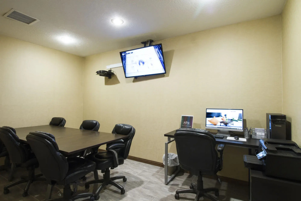 Foxwood Inn & Suites