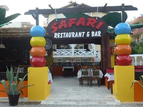 Safari Suit Hotel , Side