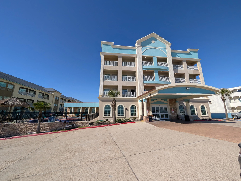 Holiday Inn Express & Suites Galveston West-Seawall by IHG