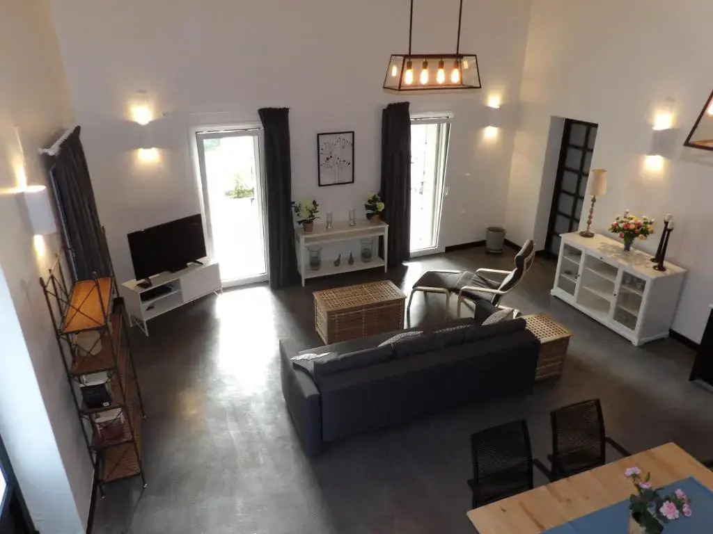 Apothiki House