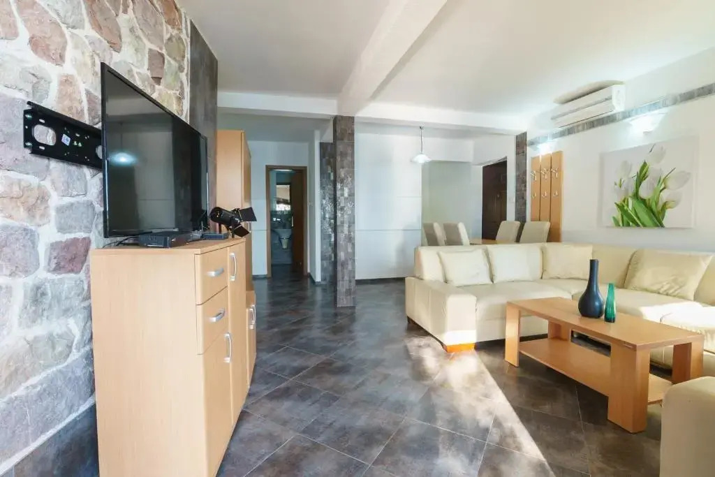 Apartments Zezelj
