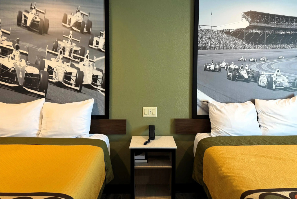 Super 8 by Wyndham Frankfort IN