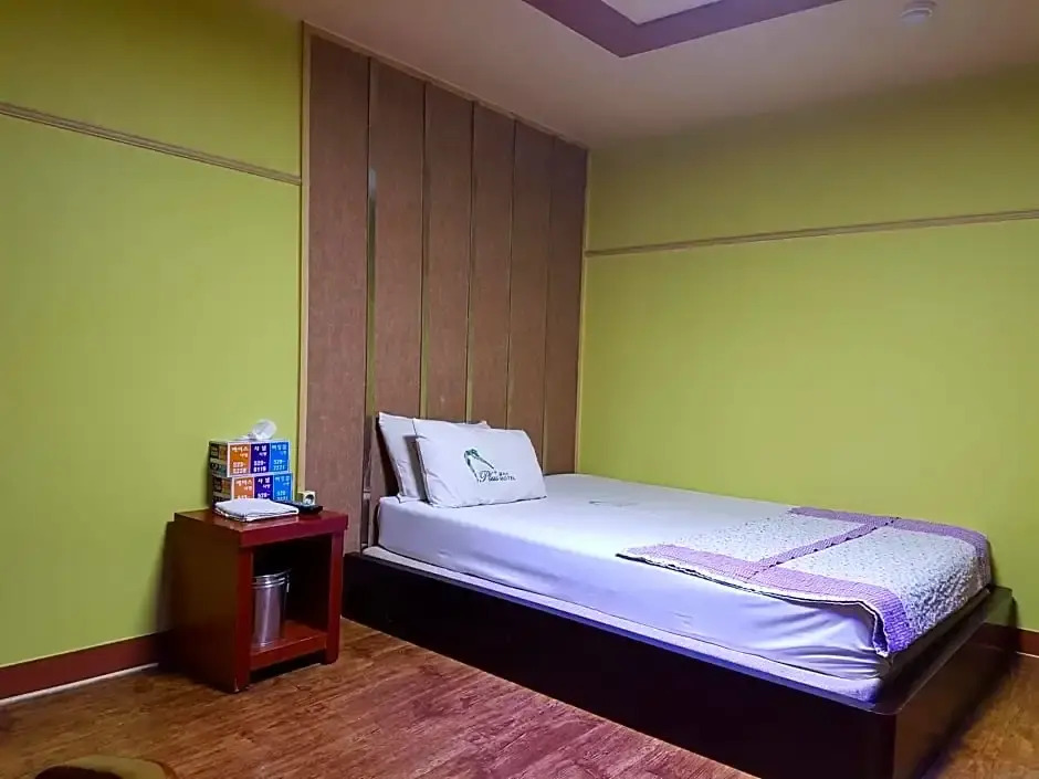 Plus Motel