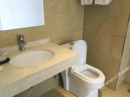 Longmenxuan Hotel (Chongqing Jiangbei International Airport Airport Plaza Light Rail Station)