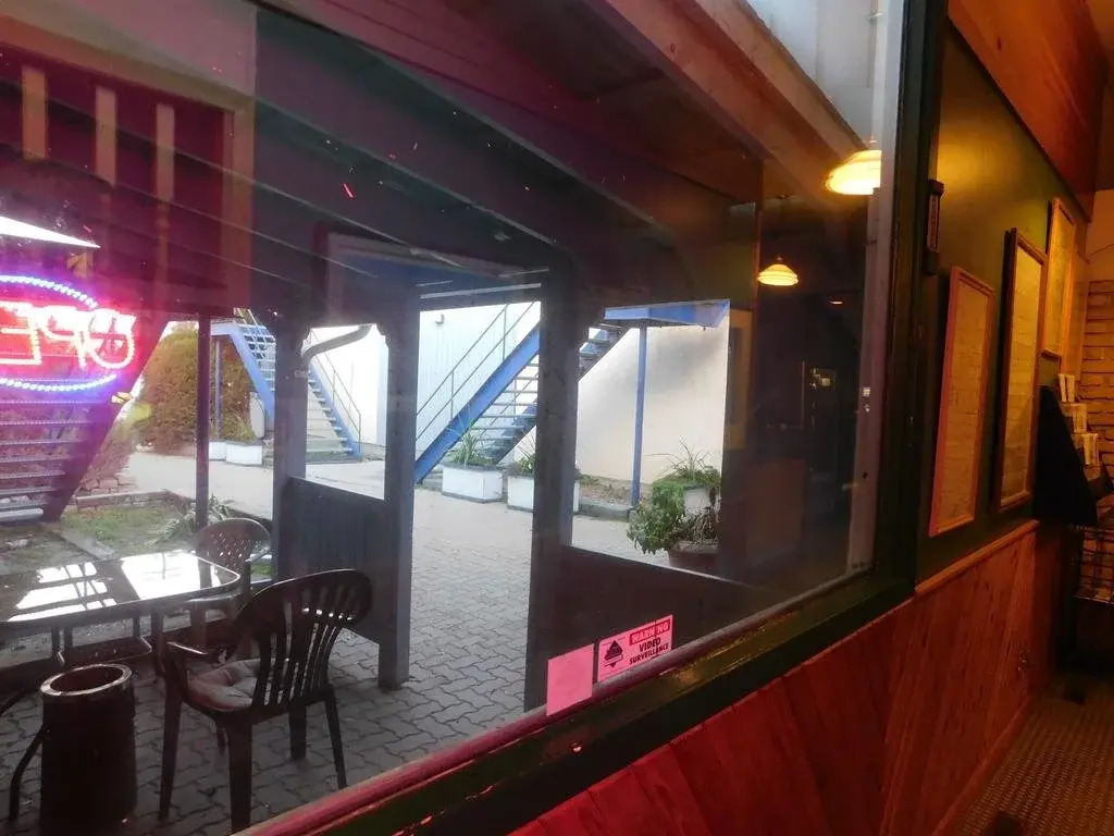 The Lakeview Inn
