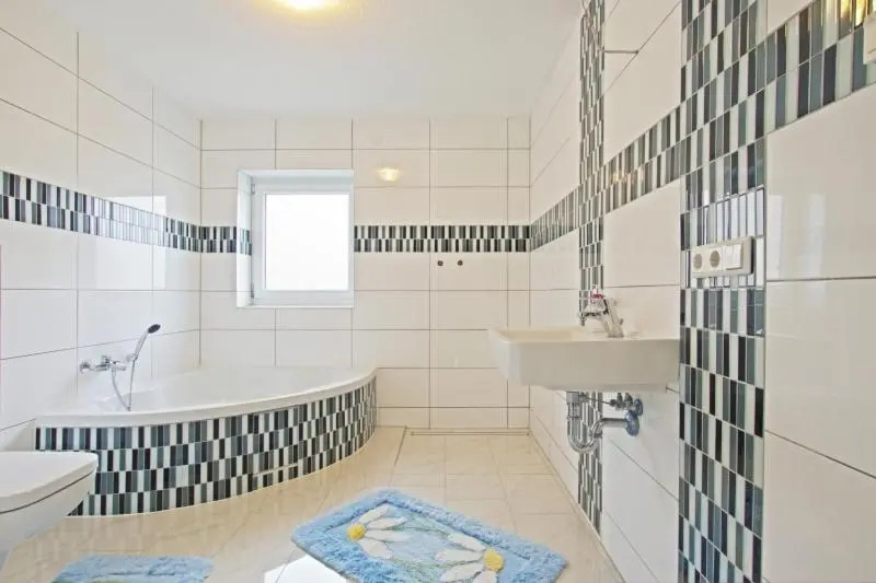 5287 Private Rooms